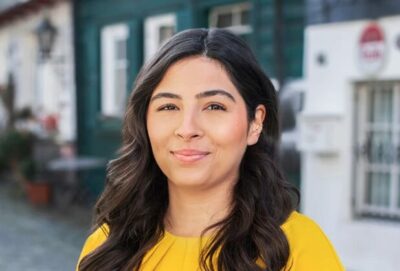 Portraitfoto von Janina Singh - Kandidatin aus Südwestfalen für die Europawahl 2024